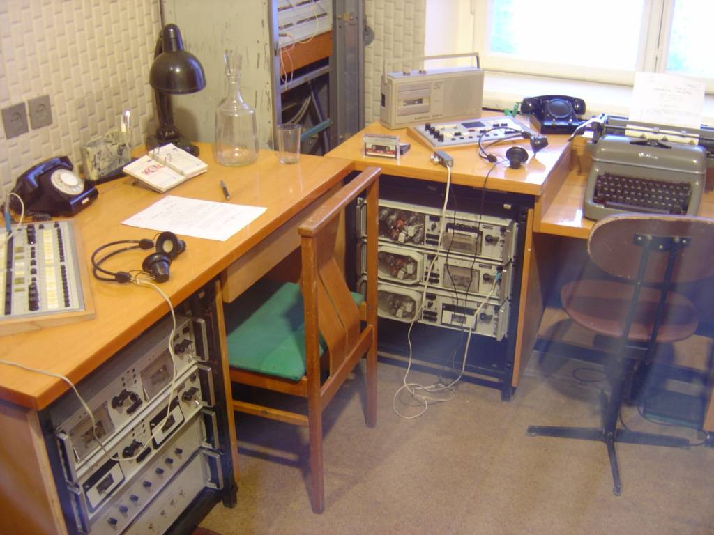 wiretap room